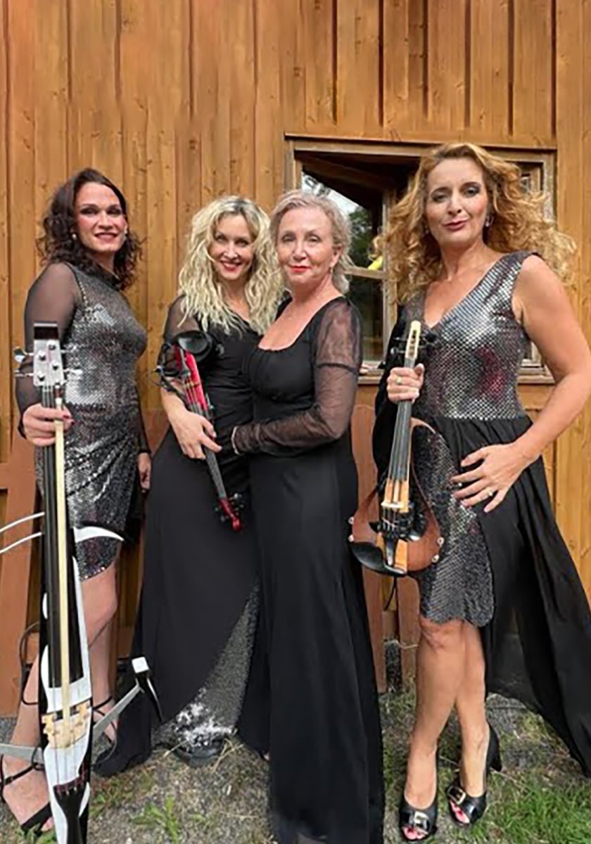 INFLAGRANTI & BÁRA BASIKOVÁ - vánoční koncert